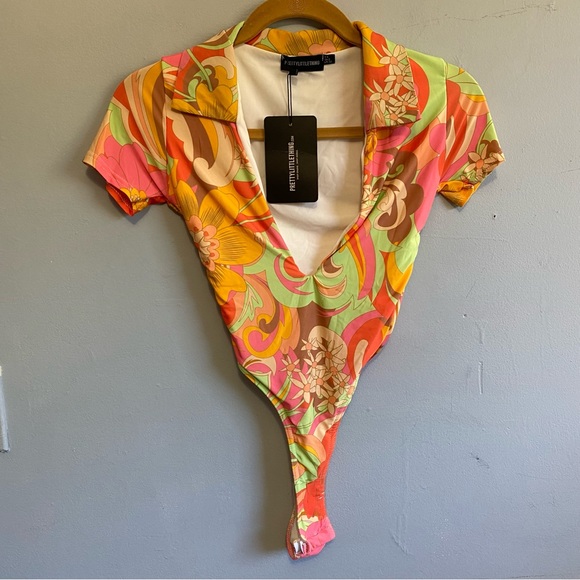 Pretty Little Thing Multi Swirl Print Plunge High Leg Bodysuit Multicolor 0 NWT - Picture 3 of 10